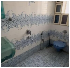 Attached Bathroom in 4 BHK Apartment at Mamta Apartment Andheri, Andheri West – for Rent