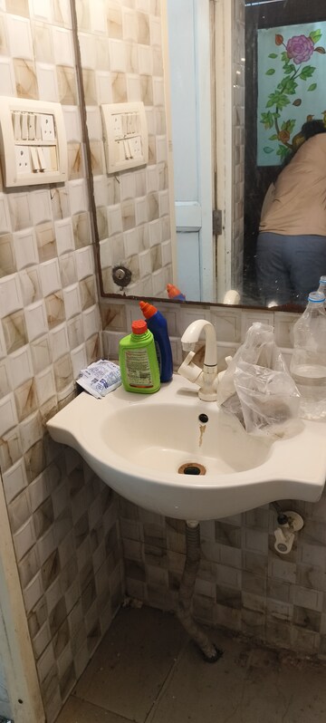 Bathroom in 6+ BHK Villa at RWA Apartments Sector 53, Sector 53 – for Sale