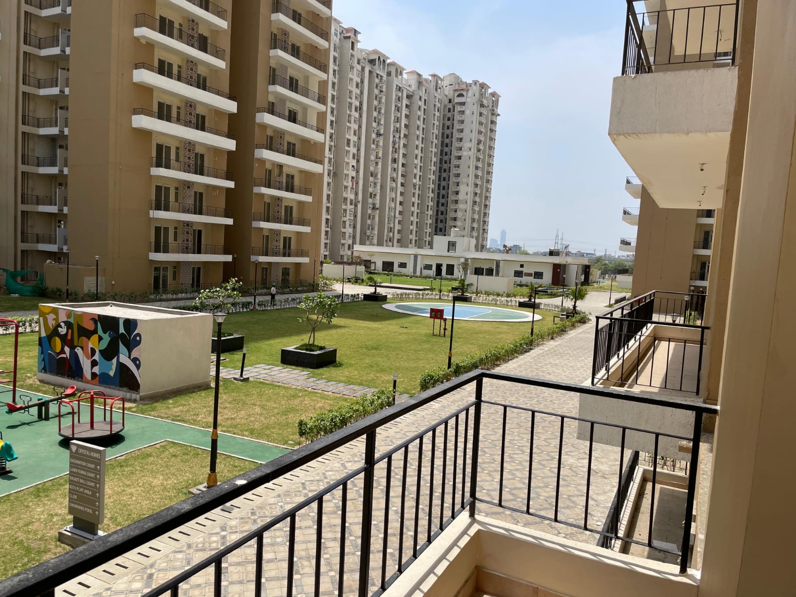 3 BHK + Study Room Apartment For Rent in Amrapali Crystal Homes