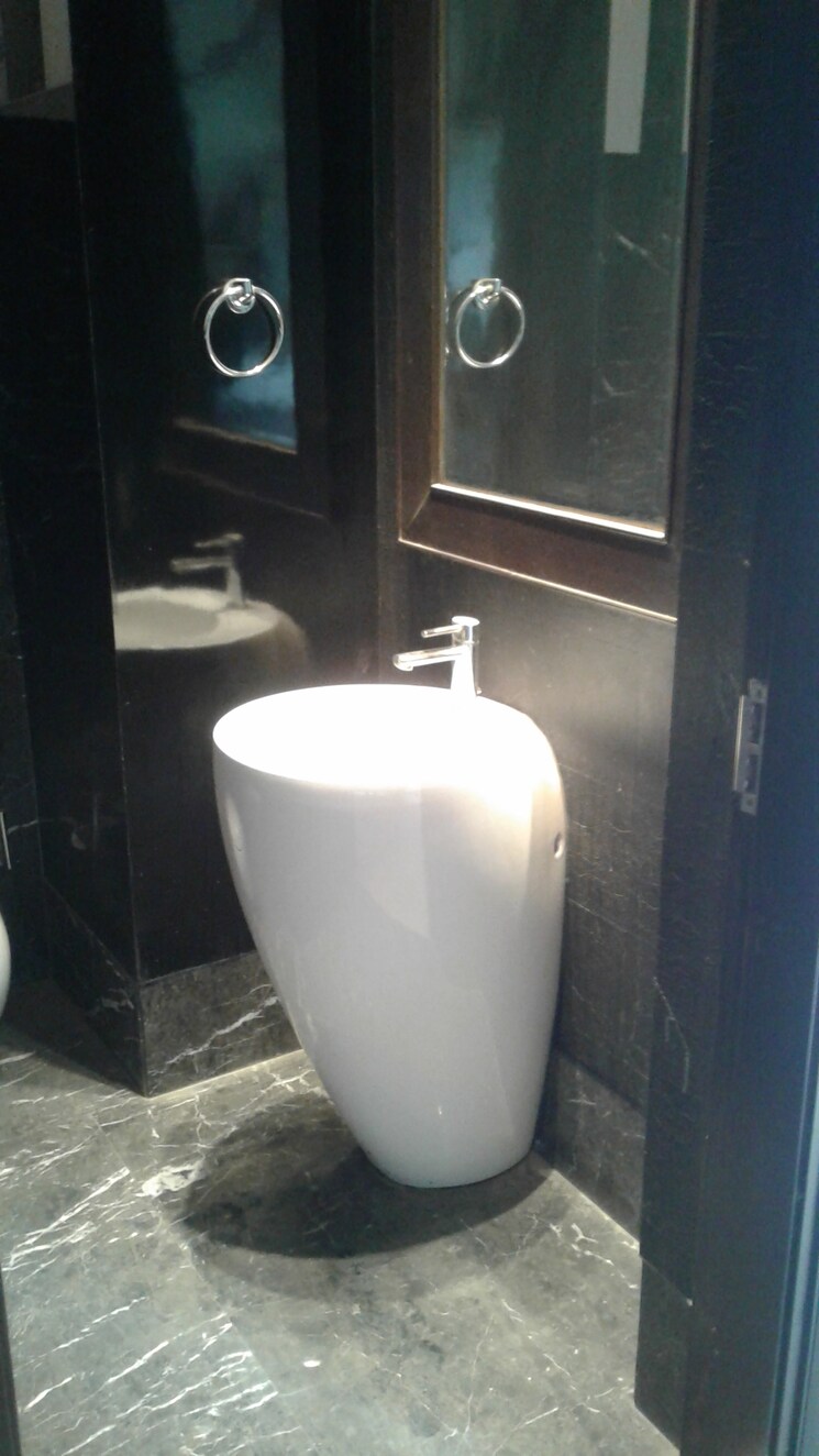 Bathroom, salcon-the-verandas 4 Bedroom 4495 Sq.Ft. Apartment In Sector 54 Gurgaon 9302705