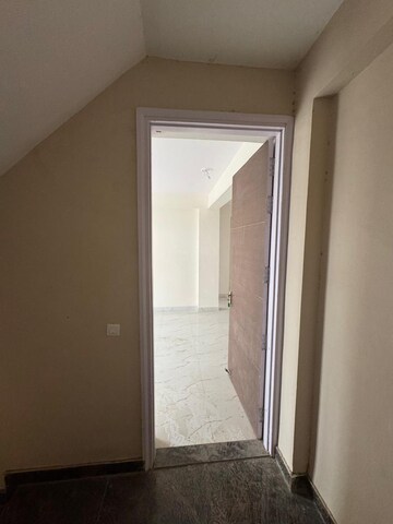 Building Lobby in 3 BHK Apartment at TDI The Retreat, Sector 89 – for Rent