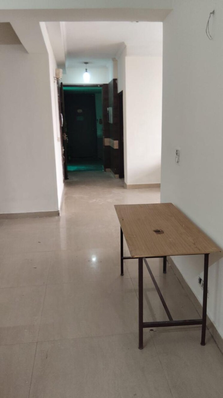 Room, supertech-cape-town 3 Bedroom 1295 Sq.Ft. Apartment In Sector 74 Noida 9302749