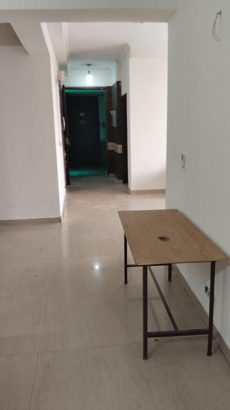 Room, supertech-cape-town 3 Bedroom 1295 Sq.Ft. Apartment In Sector 74 Noida 9302749