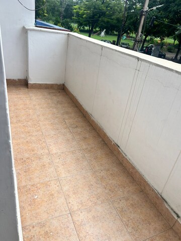 Balcony in 2 BHK Builder Floor at Sector 43 – for Rent