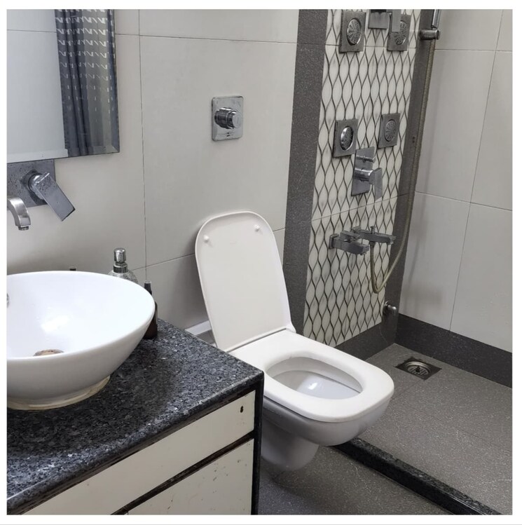 Attached Bathroom, rustomjee-9-jvpd 4 Bedroom 3000 Sq.Ft. Apartment In Juhu Mumbai 9302758