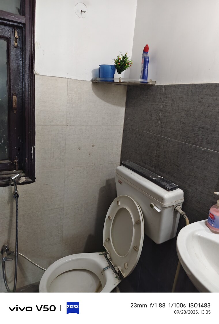 Attached Bathroom, techman-moti-residency 3.5 Bedroom 1378 Sq.Ft. Apartment In Raj Nagar Extension Ghaziabad 9302770