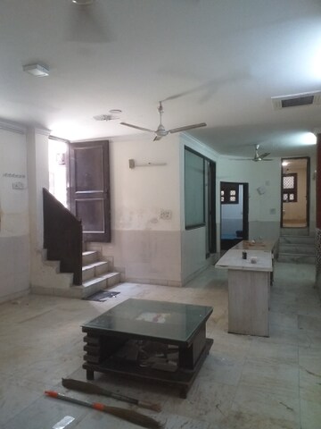 Living Room in 1.5 BHK Builder Floor at New Rajinder Nagar – for Rent