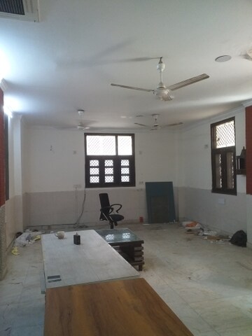 Living Room in 1.5 BHK Builder Floor at New Rajinder Nagar – for Rent