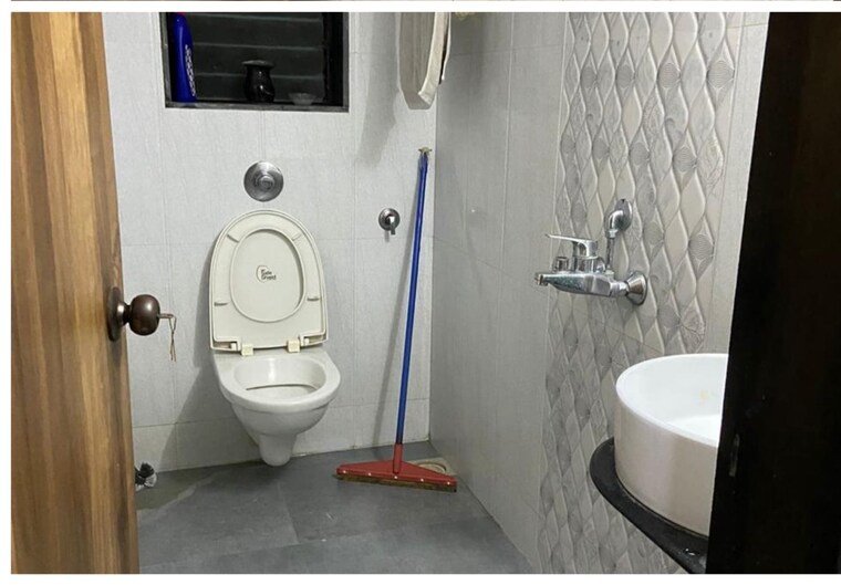 Bathroom, mangal-orchid-chs 2 Bedroom 750 Sq.Ft. Apartment In Andheri West Mumbai 9302787