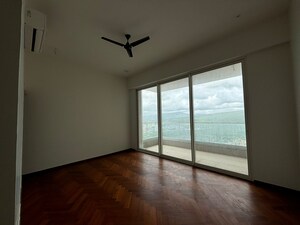 Room in 5 BHK Apartment at Omkar Alta Monte, Malad East – for Rent