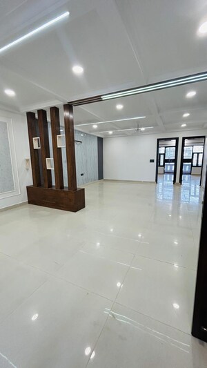 4 BHK Builder Floor For Rent in Green Fields Colony