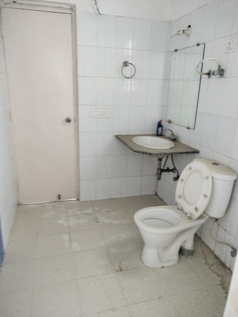 Bathroom, value-meadows-vista 2 Bedroom 950 Sq.Ft. Apartment In Raj Nagar Extension Ghaziabad 9302881
