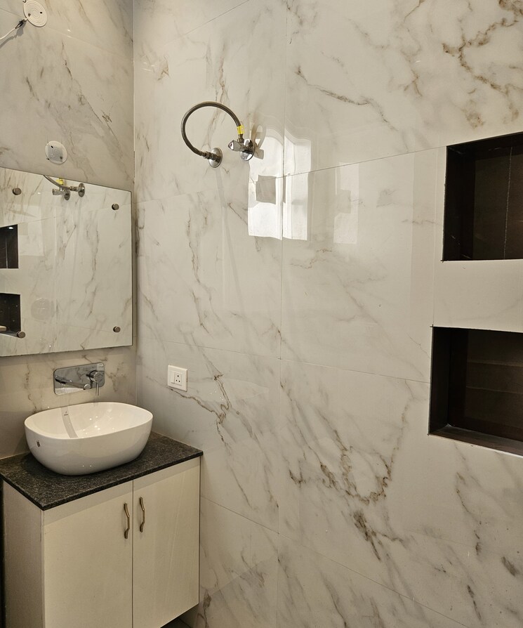 Bathroom, shri-northview-avenue 3 Bedroom 1350 Sq.Ft. Villa In Dyalpur Zirakpur 9302898