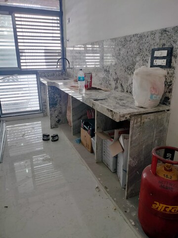 Team Area in 2 BHK Apartment at Bandra West – for Rent