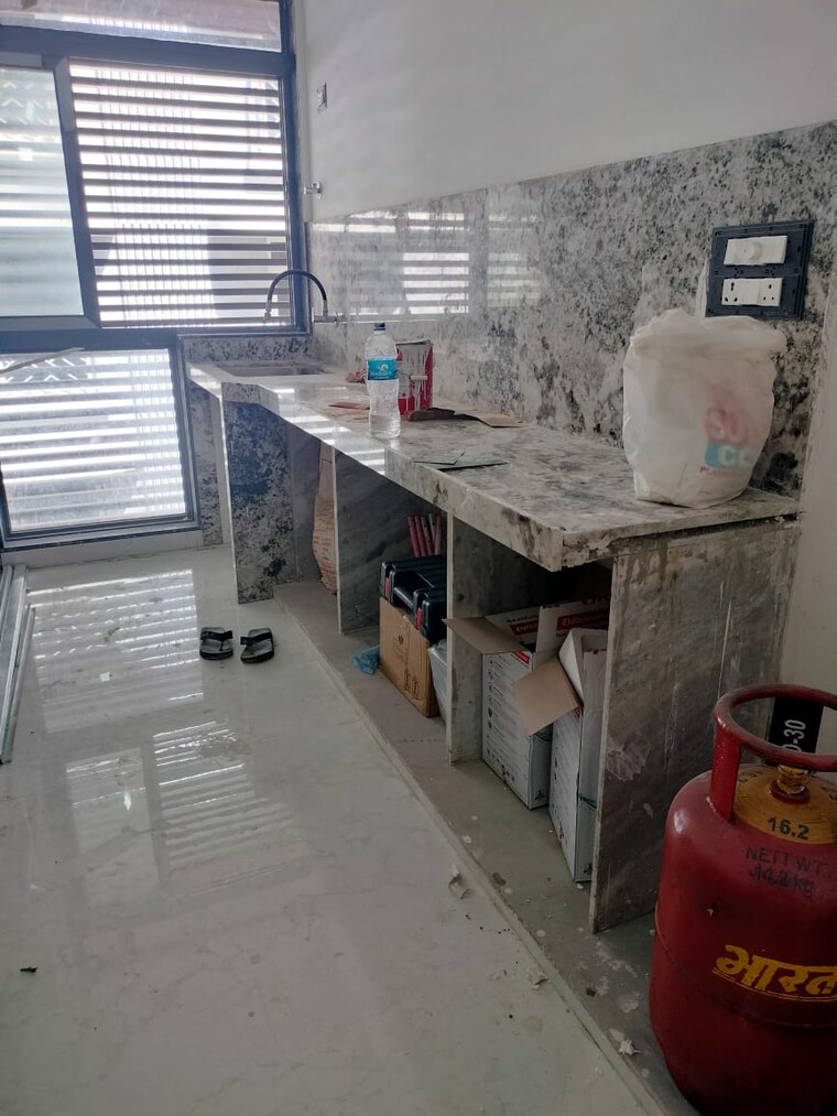 Team Area, bandra west 2 Bedroom 700 Sq.Ft. Apartment In Bandra West Mumbai 9302913