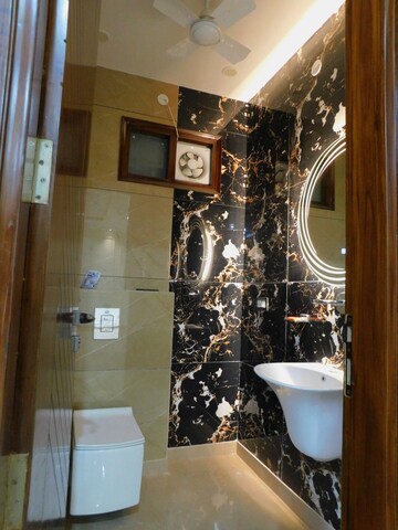 Attached Bathroom in 6+ BHK Villa at Ramprastha Society, Ramprastha Greens – for Sale