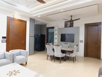 Master Bedroom in 6+ BHK Villa at Ramprastha Society, Ramprastha Greens – for Sale