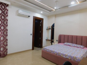 Bedroom in 6+ BHK Villa at Ramprastha Society, Ramprastha Greens – for Sale