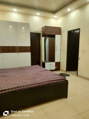Bedroom in 3 BHK Builder Floor at Sector 14 – for Rent