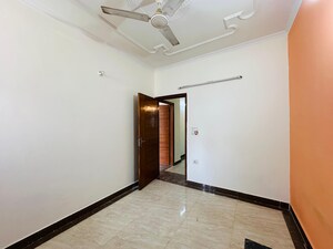Room in 3 BHK Builder Floor at Saket – for Rent
