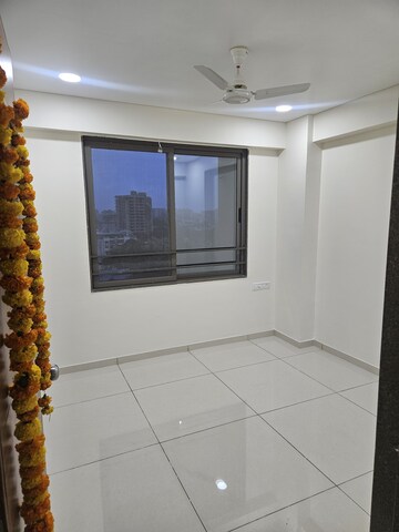 Room in 3 BHK Apartment at Naranpura – for Rent