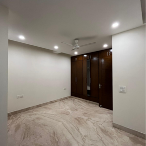 Room in 3 BHK Builder Floor at Navjeevan Vihar – for Rent