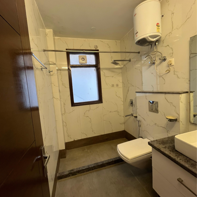 Attached Bathroom, navjeevan vihar 3 Bedroom 2250 Sq.Ft. Builder Floor In Navjeevan Vihar Delhi 9302945