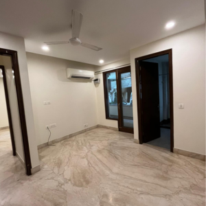 Room in 3 BHK Builder Floor at Navjeevan Vihar – for Rent