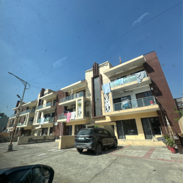 3 BHK Builder Floor For Sale in Tdi City