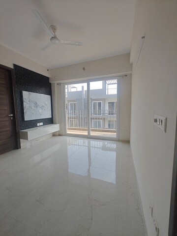 Room in 3 BHK Apartment at Shapoorji Pallonji Joyville Gurgaon, Sector 102 – for Sale