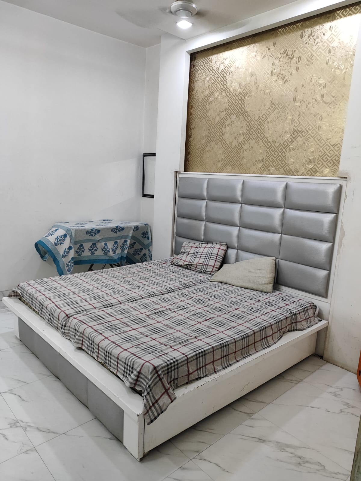 1.5 BHK Independent House For Rent in RWA Apartments Sector 30