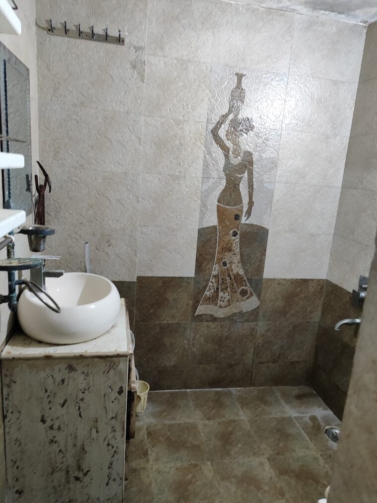 Bathroom, rwa-apartments-sector-30 1.5 Bedroom 650 Sq.Ft. Independent House In Sector 30 Noida 9303027