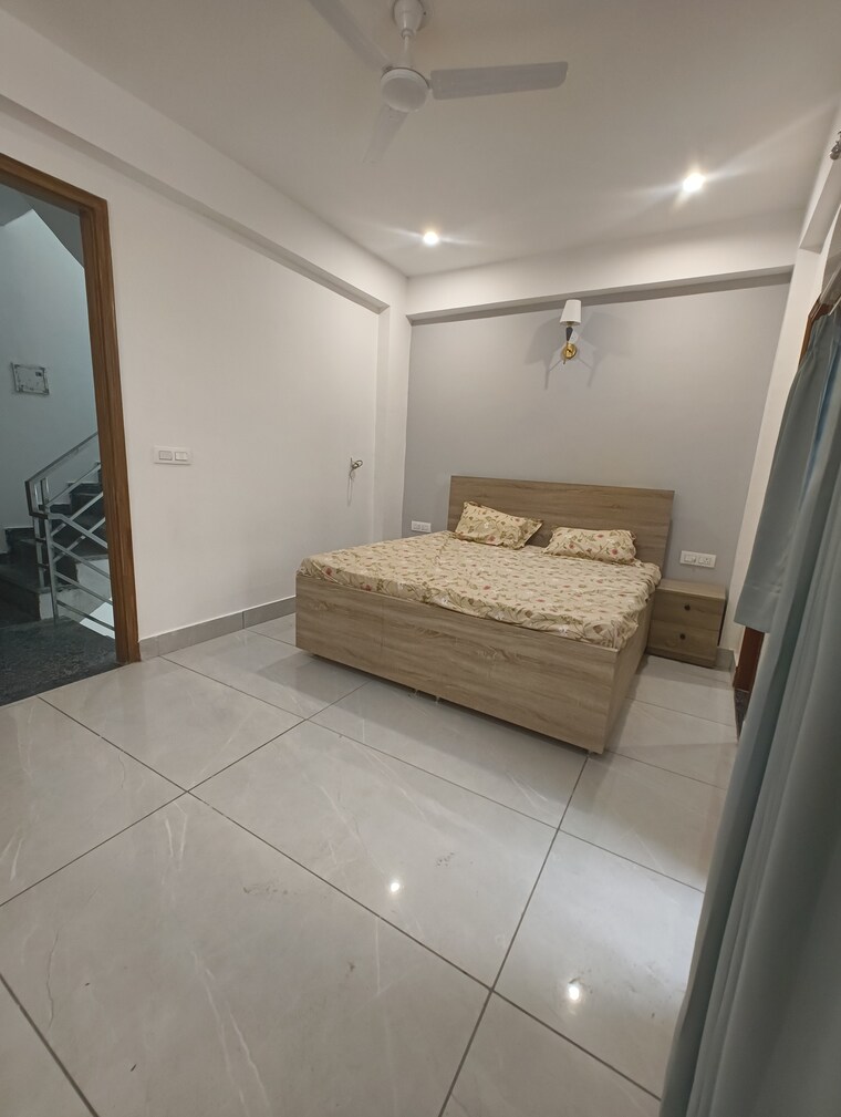 Bedroom, sector 42 1 RK 100 Sq.Yd. Builder Floor In Sector 42 Gurgaon 9303073