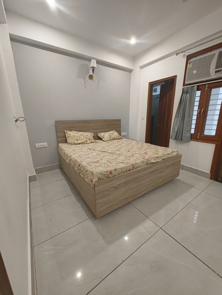 Bedroom, sector 42 1 RK 100 Sq.Yd. Builder Floor In Sector 42 Gurgaon 9303073