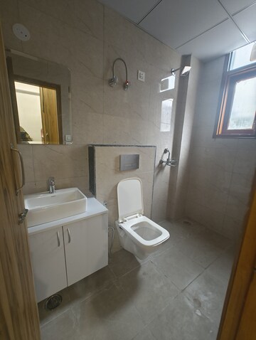 Bathroom in 1 RK Builder Floor at Sector 42 – for Rent