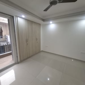 Room in 3 BHK Builder Floor at Kohli One Malibu Town, Malibu Town – for Rent