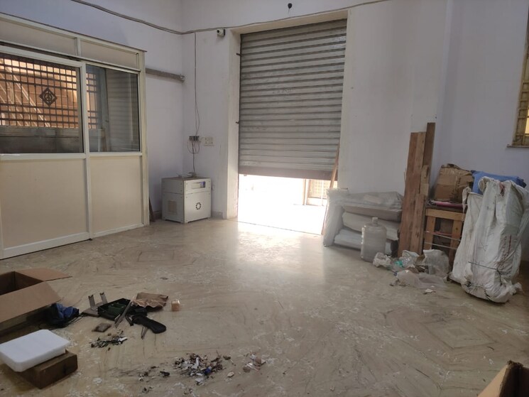  Parking, site 4 sahibabad Commercial Office Space 1800 Sq.Ft. In Site 4 Sahibabad Ghaziabad 9302919