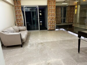 Room in 3 BHK Apartment at DB Woods, Goregaon East – for Rent