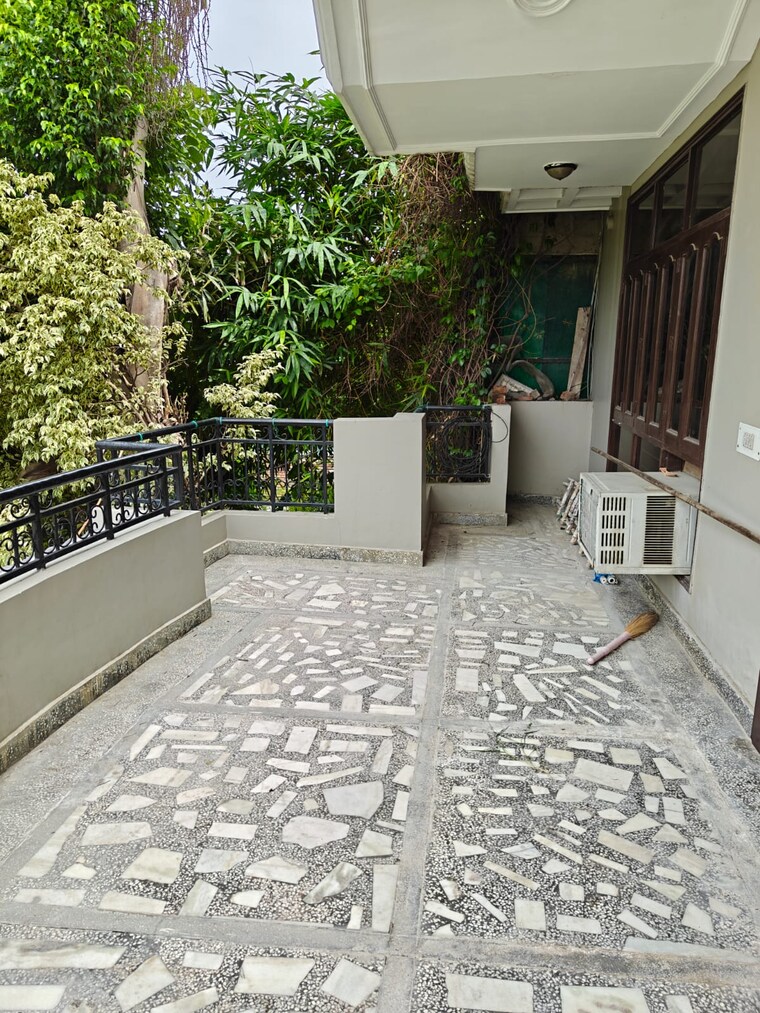 Balcony, sector 23 3 Bedroom 1600 Sq.Ft. Builder Floor In Sector 23 Gurgaon 9303066