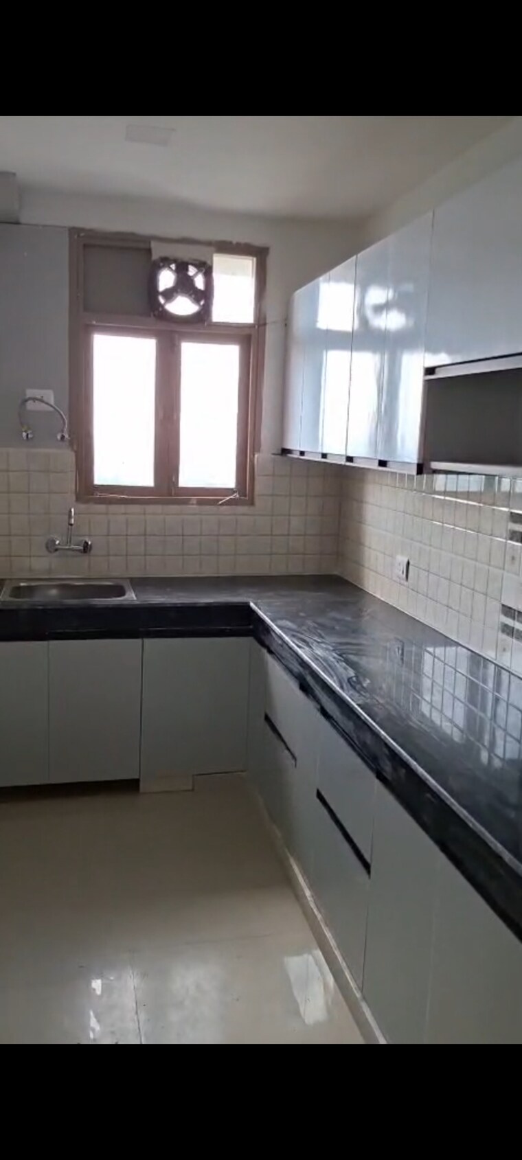 Kitchen, pareena-om-apartments 2 Bedroom 664 Sq.Ft. Apartment In Sector 112 Gurgaon 9303105