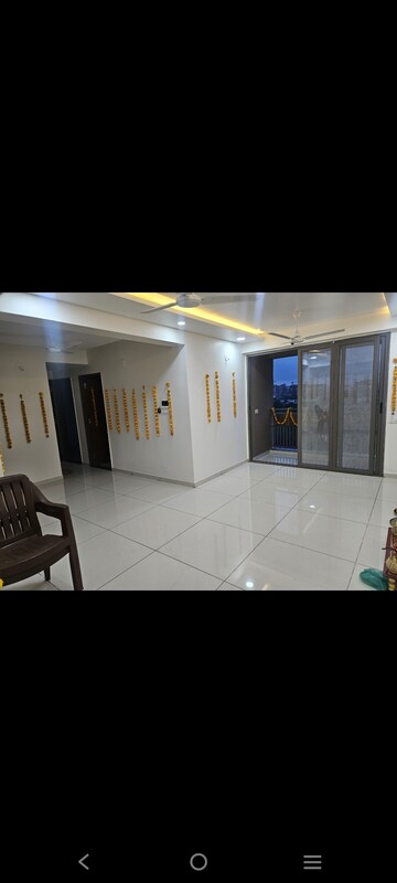 Team Area in 3 BHK Apartment at Sparsh Ekaya, Naranpura – for Rent