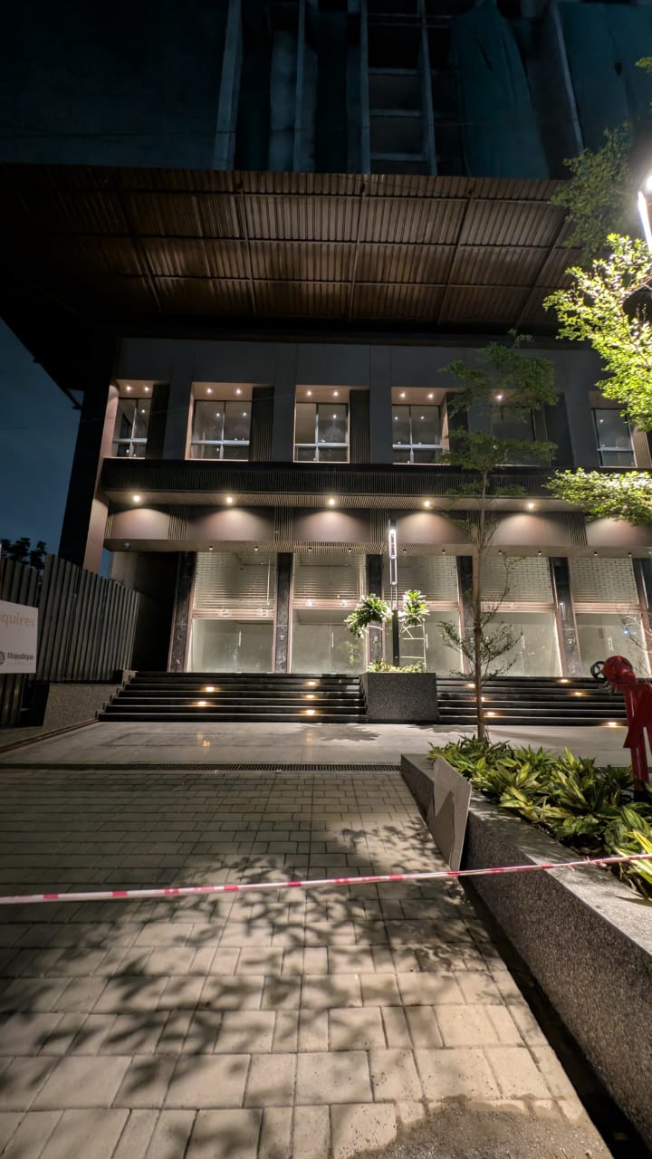 Retail Shop For Rent in Majestique Towers