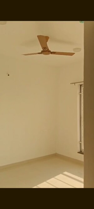 Room in 3 BHK Apartment at Goel Ganga Altus, Kharadi – for Rent