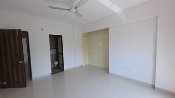 Room in 3 BHK Apartment at Vasant Vihar Complex, Pokhran Road No Two – for Sale