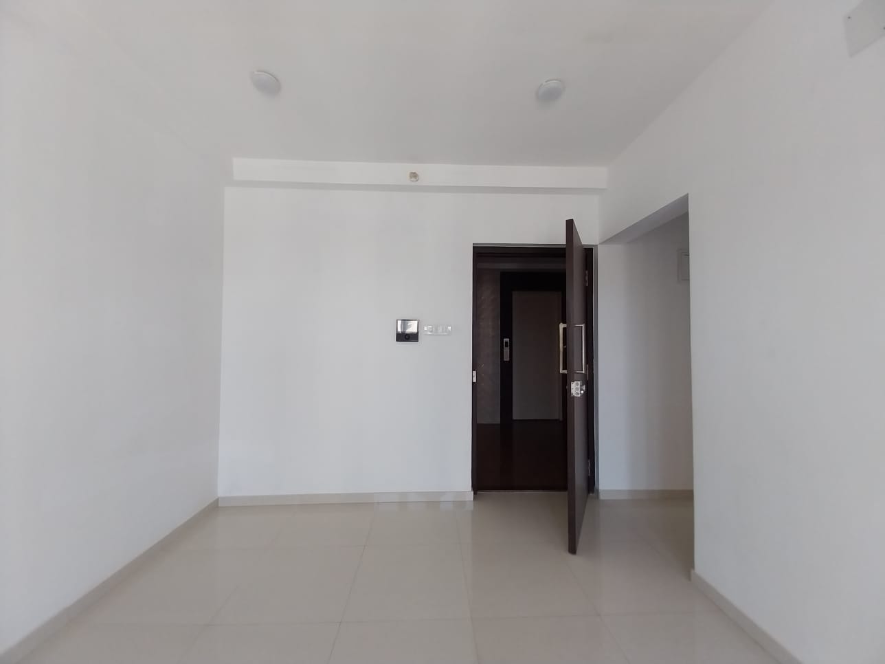 1 BHK Apartment For Sale in Lalani Velentine Apartment 1 Wing D