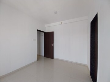 Room in 1 BHK Apartment at Lalani Velentine Apartment 1 Wing D, Malad East – for Sale