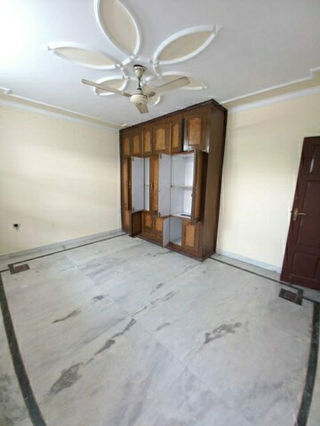 Room in 2 BHK Independent House at Sector 10 – for Rent