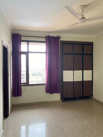Room in 2 BHK Apartment at Maya Garden City, Lohgarh – for Rent