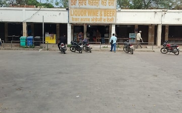 Shop For Sale in Sector 61