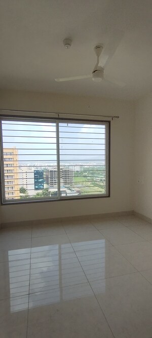 Room in 2.5 BHK Apartment at Nanded City Sur, Nanded – for Rent
